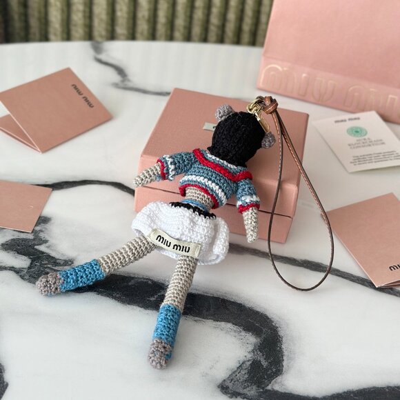 Miu Miu Woven Doll Keychain Flower - Picture 4 of 9